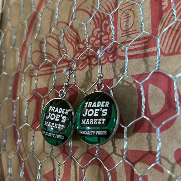 Trader Joe’s earrings 25mm green - Picture 2 of 2